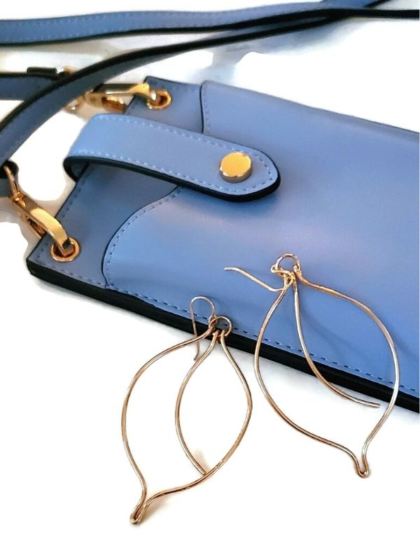 blue crossbody bag & leaf earrings